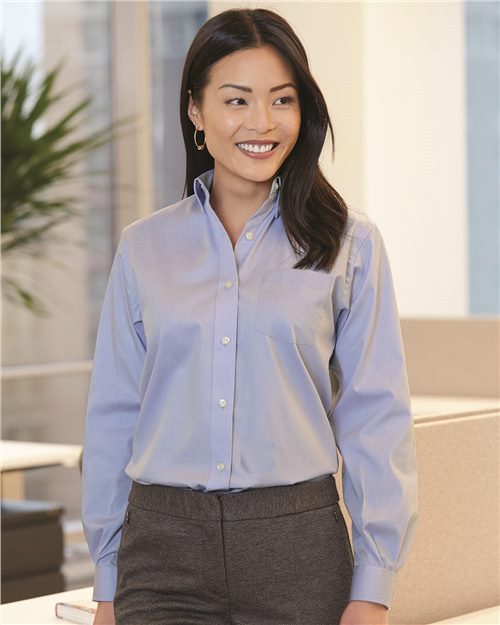 Van Heusen. Women's Pinpoint Oxford Shirt. 13V0110
