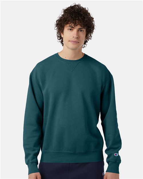 Champion. Garment-Dyed Crewneck Sweatshirt. CD400